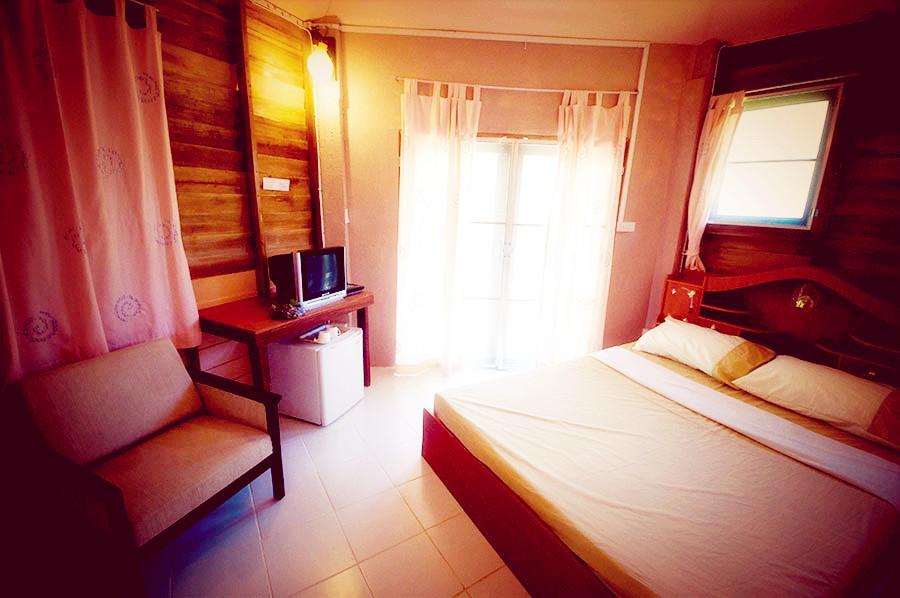Hotel Red Z Cool Mountain Khao Kho Exterior foto